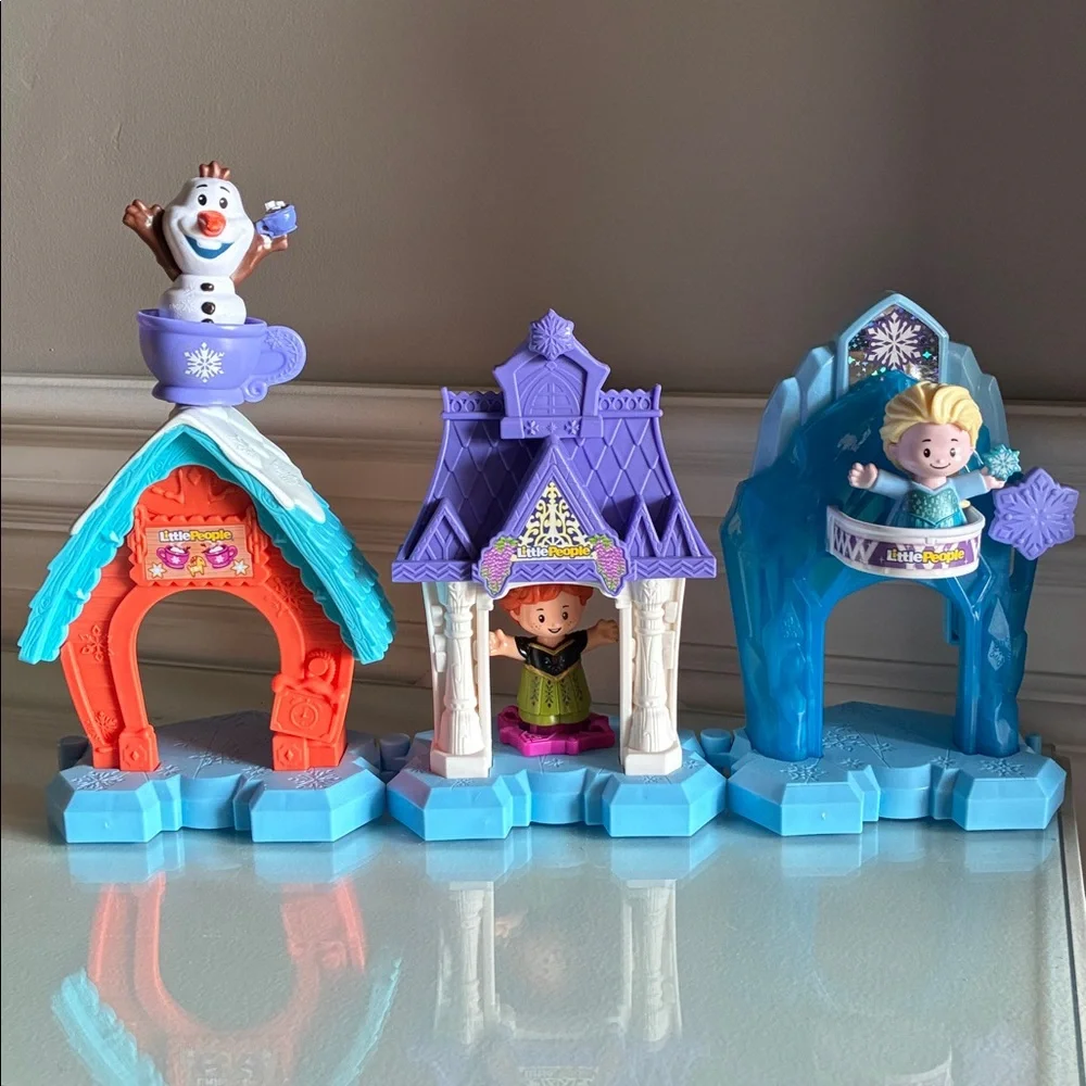 Little People Disney Frozen Snowflake Village Playset Fisher Price - Picture 2 of 11